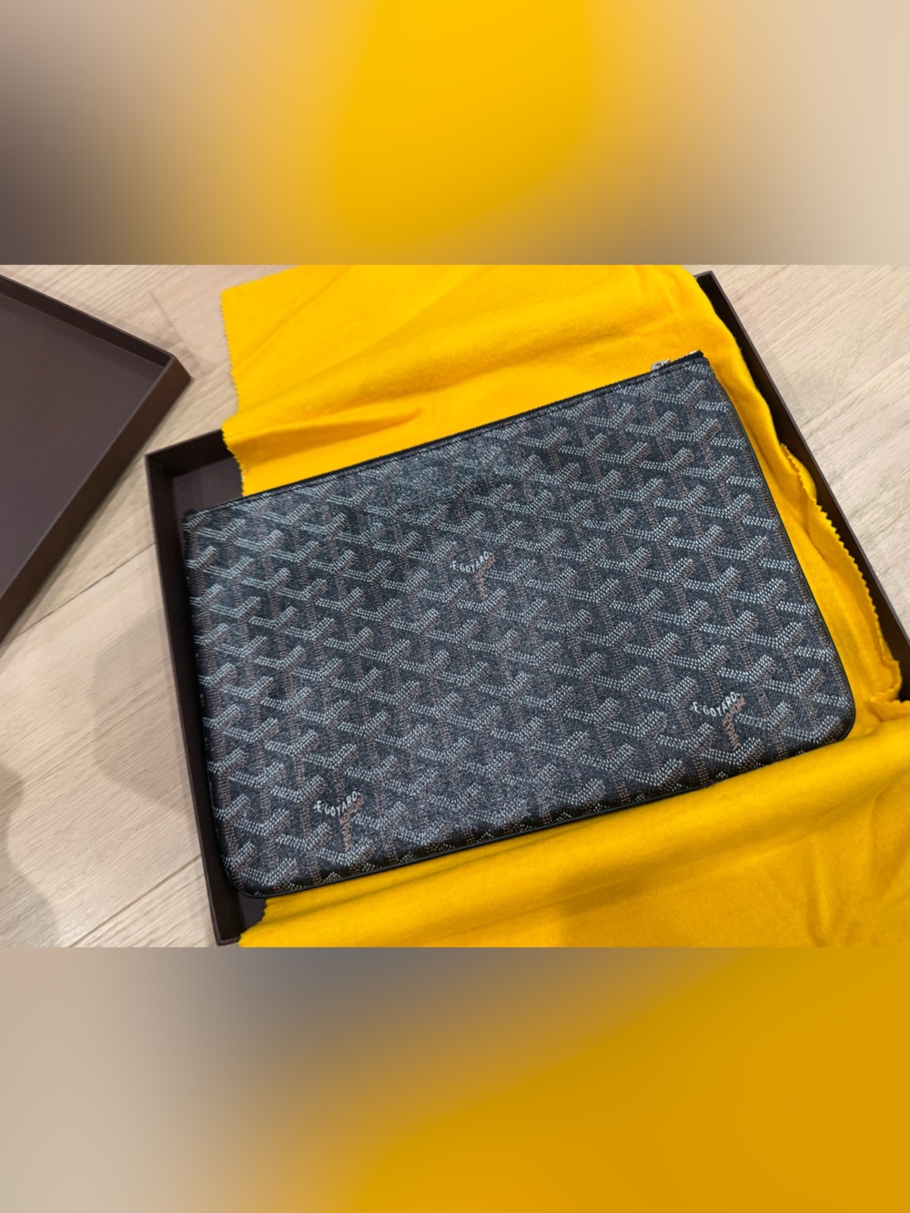 Designer Black Patterned Men's Zip Pouch